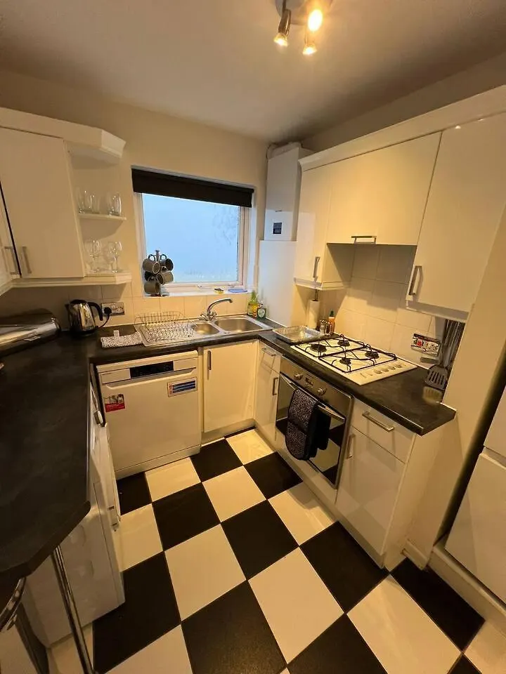 Amazing Sea View 2 Bedroom Sleeps 6 - Free Parking Bournemouth 0*,  United Kingdom